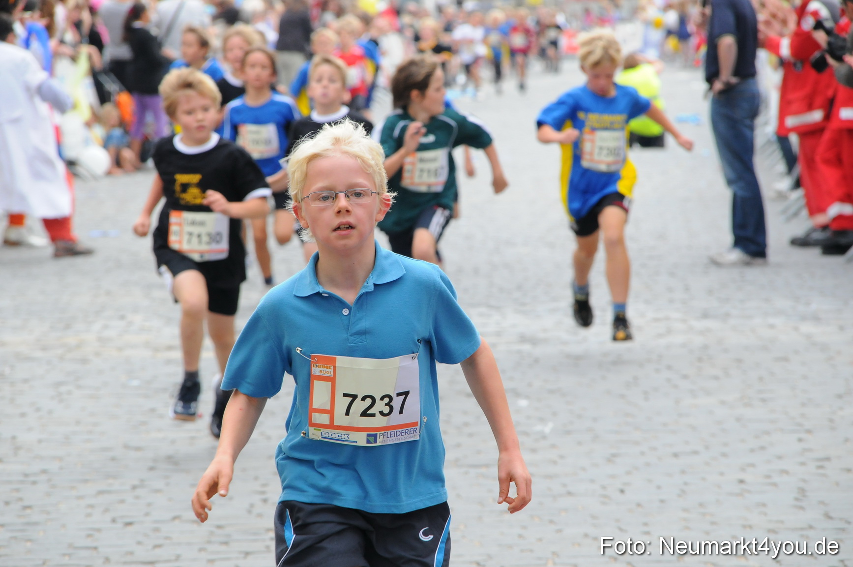 0099 Stadtlauf Neumarkt Bambinilaeufe 200909